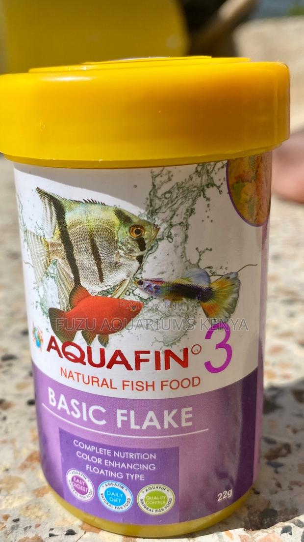 Aquafin Natural Fish Flakes – Easy Daily Feeding