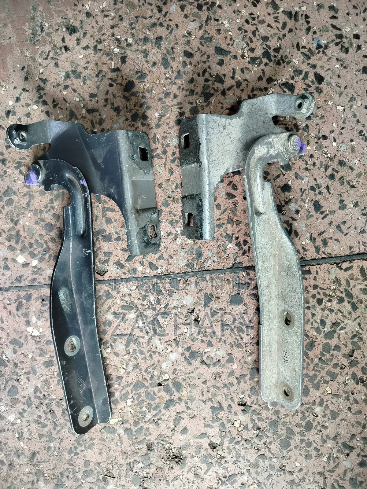 Nissan Wingroad Y12 Bonnet Hinges