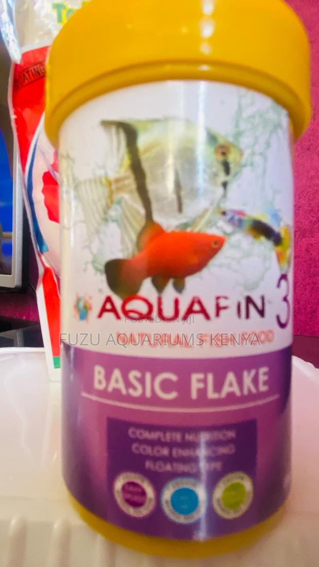 Aquafin 3 Basic Flakes – Safe and Easy to Digest - main view