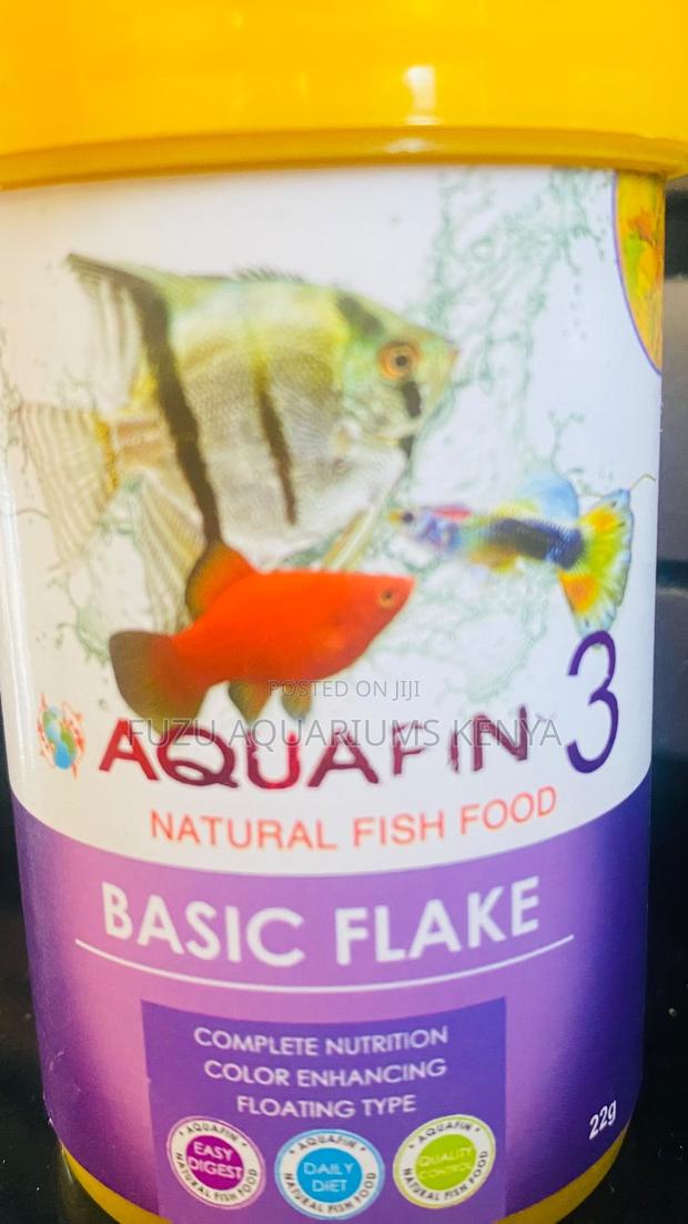 Freshwater Fish Thrive on Aquafin 3 Basic Flakes - main view