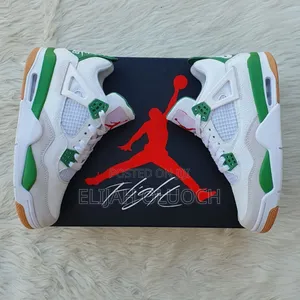 Air Jordan 4 Nike Sb *Pine Green*
Size 40__________45.