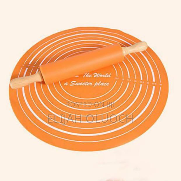 Silicone Baking Mat With Rolling Pin Set - thumbnail 2