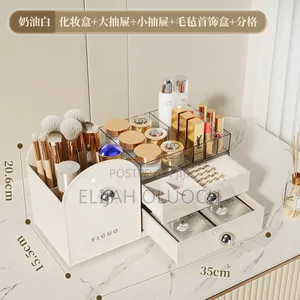 Large Capacity Make-Up Organizer