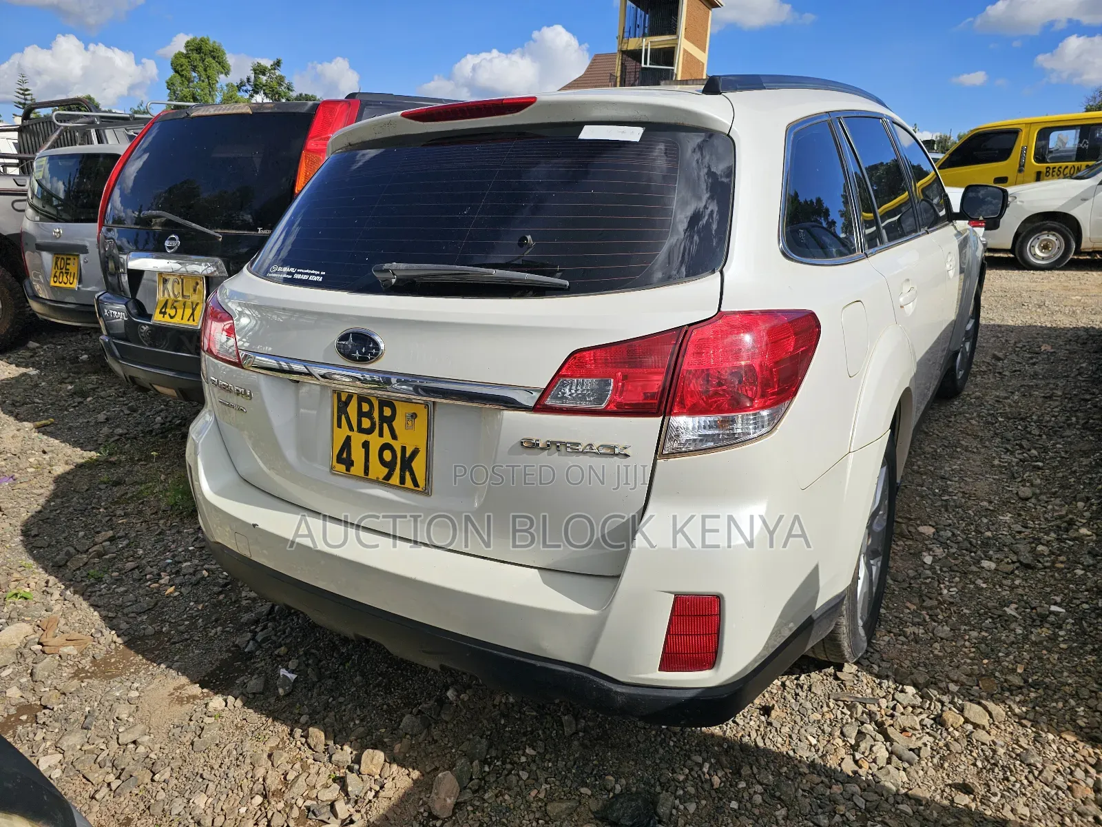 Subaru Outback 2011 White