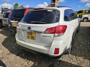 Subaru Outback 2011 White