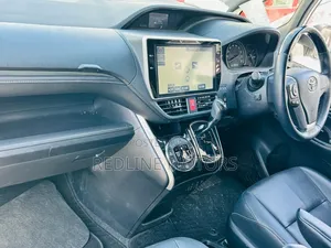 Toyota Esquire 2018 White