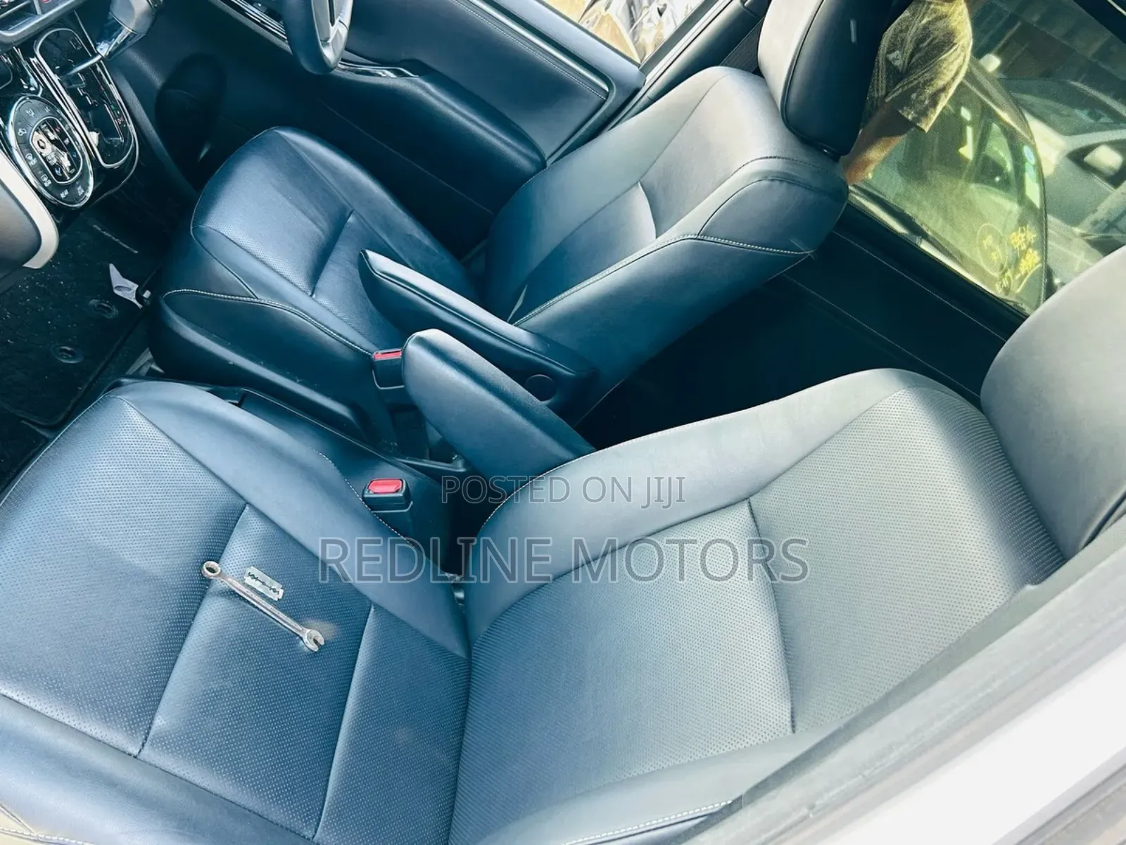 Toyota Esquire 2018 White
