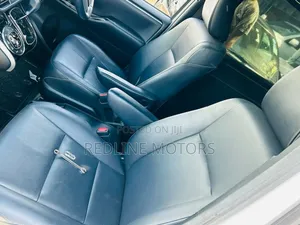 Toyota Esquire 2018 White