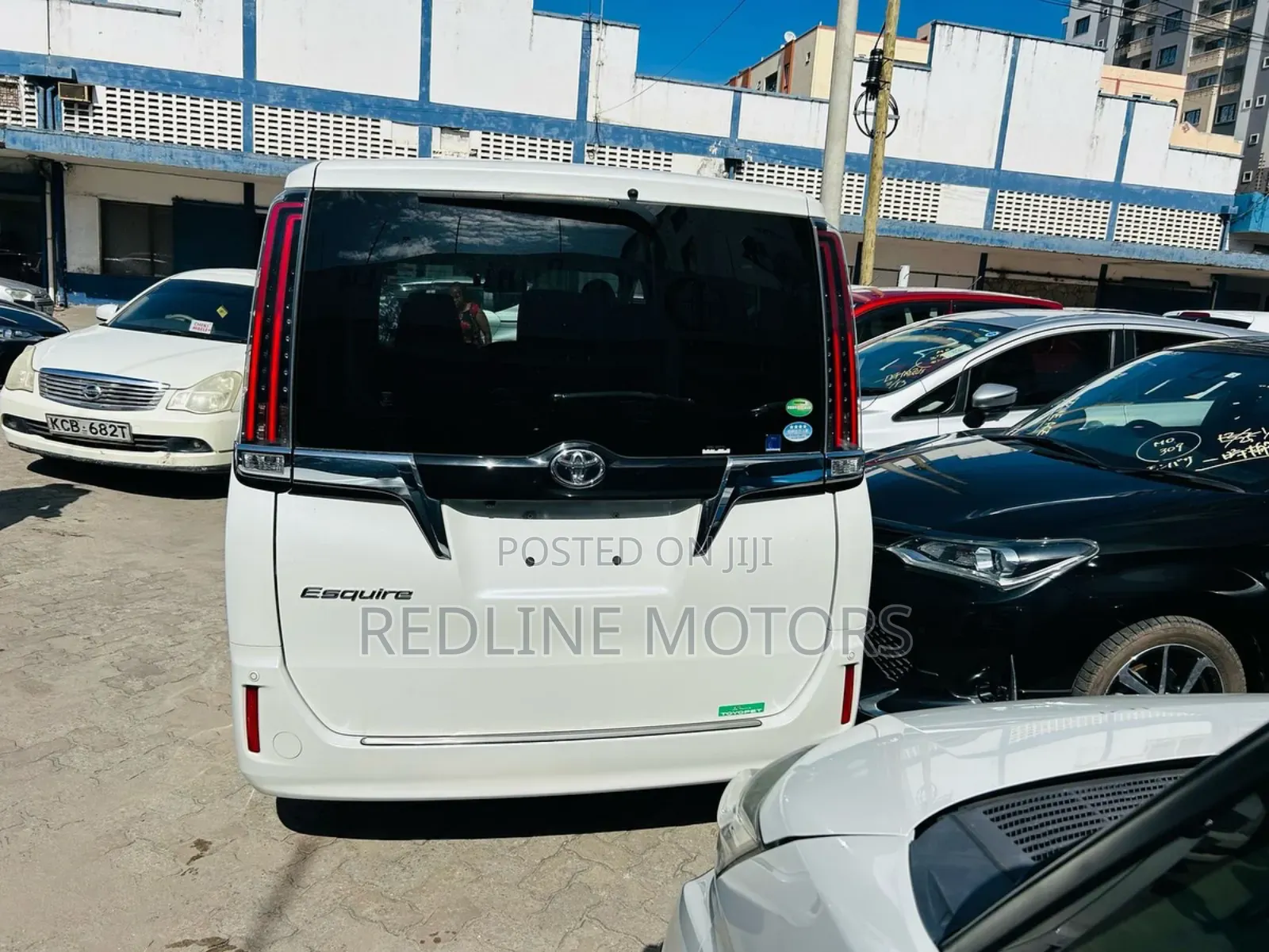 Toyota Esquire 2018 White