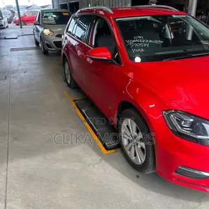 Volkswagen Golf Variant 2018 Red