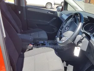 Volkswagen Touran 2018 Orange