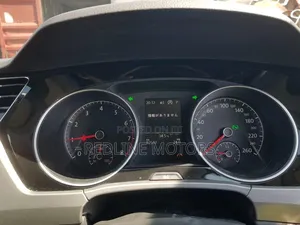 Volkswagen Touran 2018 Orange