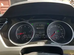 Volkswagen Touran 2018 Orange