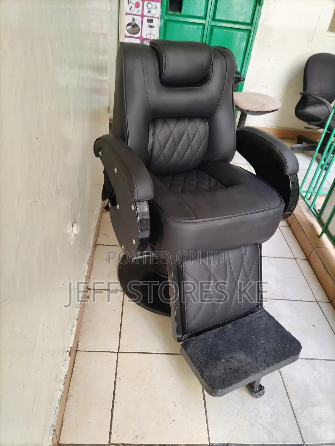 Jumbo Covered Local Barber Chair