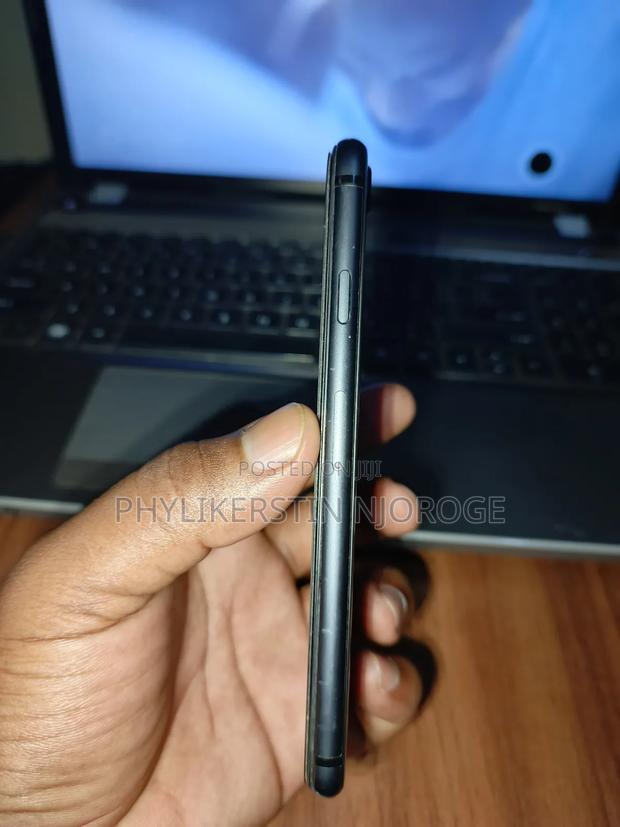 Apple iPhone 8 256 GB Gray - thumbnail 6