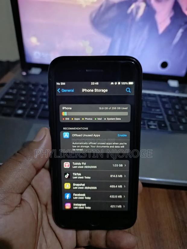 Apple iPhone 8 256 GB Gray - thumbnail 3