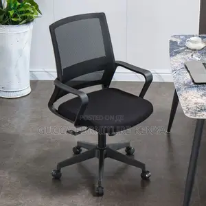 Office Chair:Wheeled Armrest Ergonomic Design Office Chair