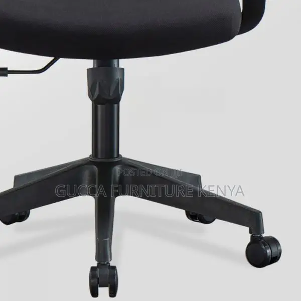 Office Chair:Wheeled Armrest Ergonomic Design Office Chair