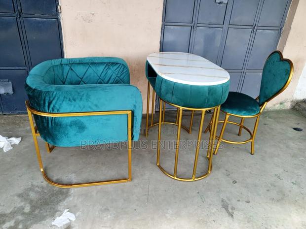 Manicure Table With Seats - main view