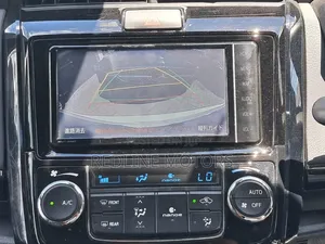 Toyota Corolla Fielder 2018 Pearl