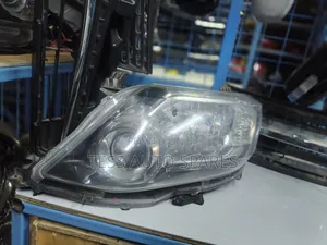 Toyota Fortuner 2008 Xenon Headlight