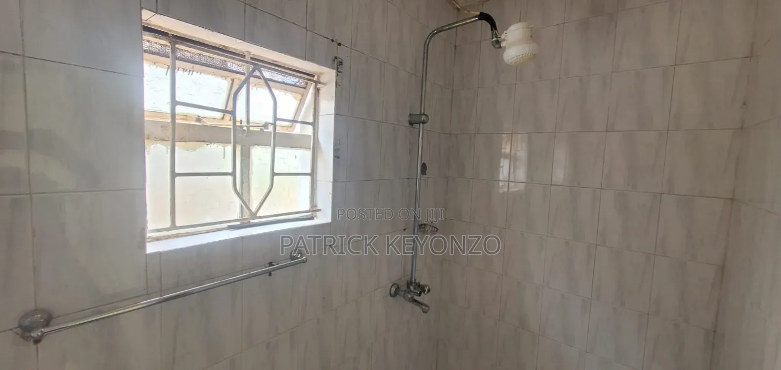 3bdrm Maisonette in Lavington West for rent