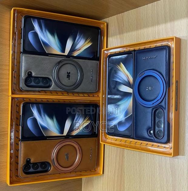 Elegant Leather Phone Cases - thumbnail 2