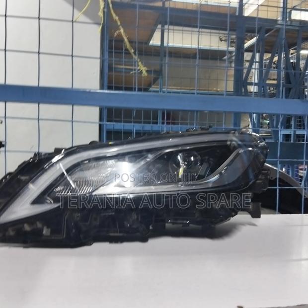 Crown 2019 Headlight - main view