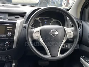Nissan Navara 2019 White