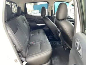 Nissan Navara 2019 White