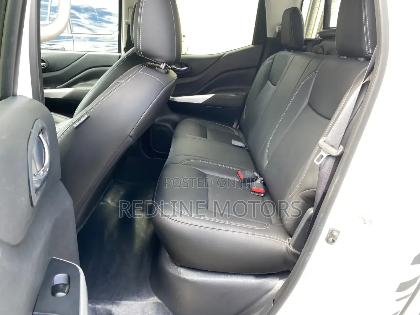 Nissan Navara 2019 White
