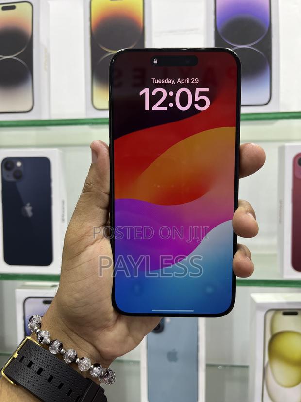 Apple iPhone 15 Pro Max 256 GB Black - main view