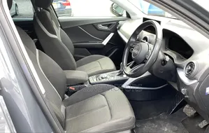 Audi Q2 2018 Gray