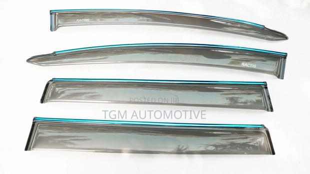 Windbreaker Toyota Ractis - Clear