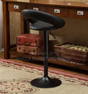 Office Stool:Distinctive Office Leather Black Bar Chair