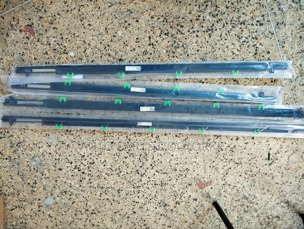 Honda Cr-v Weatherstrips - main view