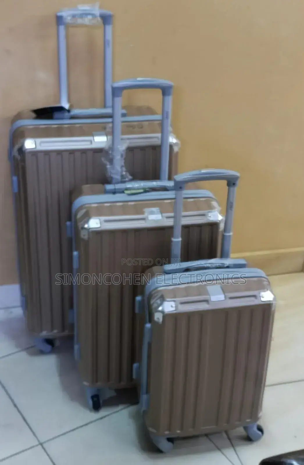 3 in 1 Luxurious Fibre Suitcase (Size 4)