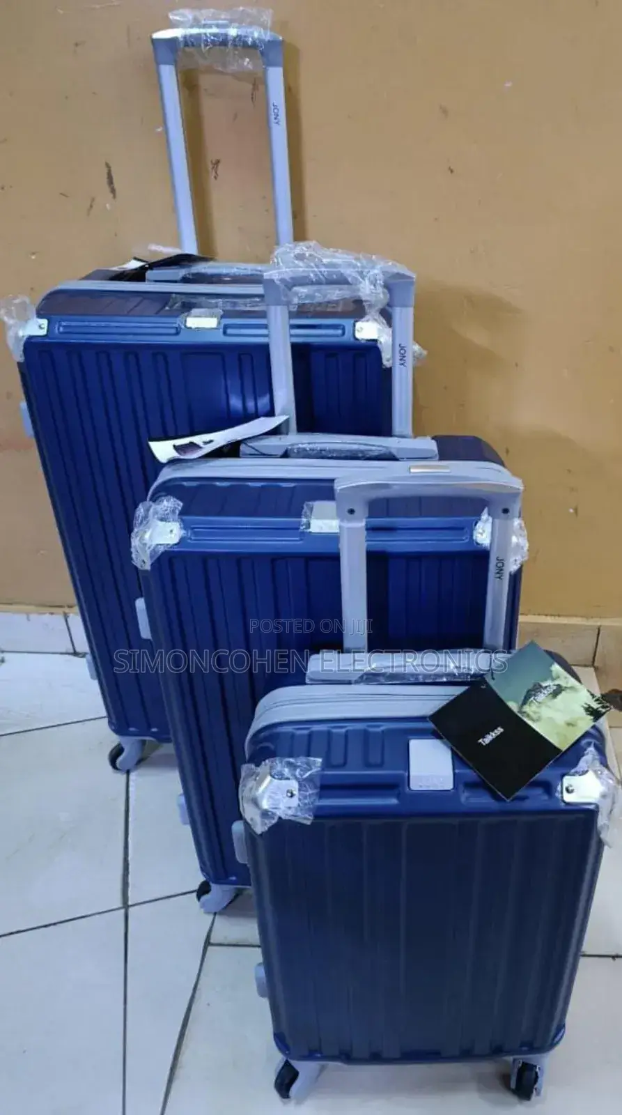 3 in 1 Luxurious Fibre Suitcase (Size 4)
