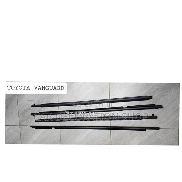 Toyota Vanguard Weather Strip