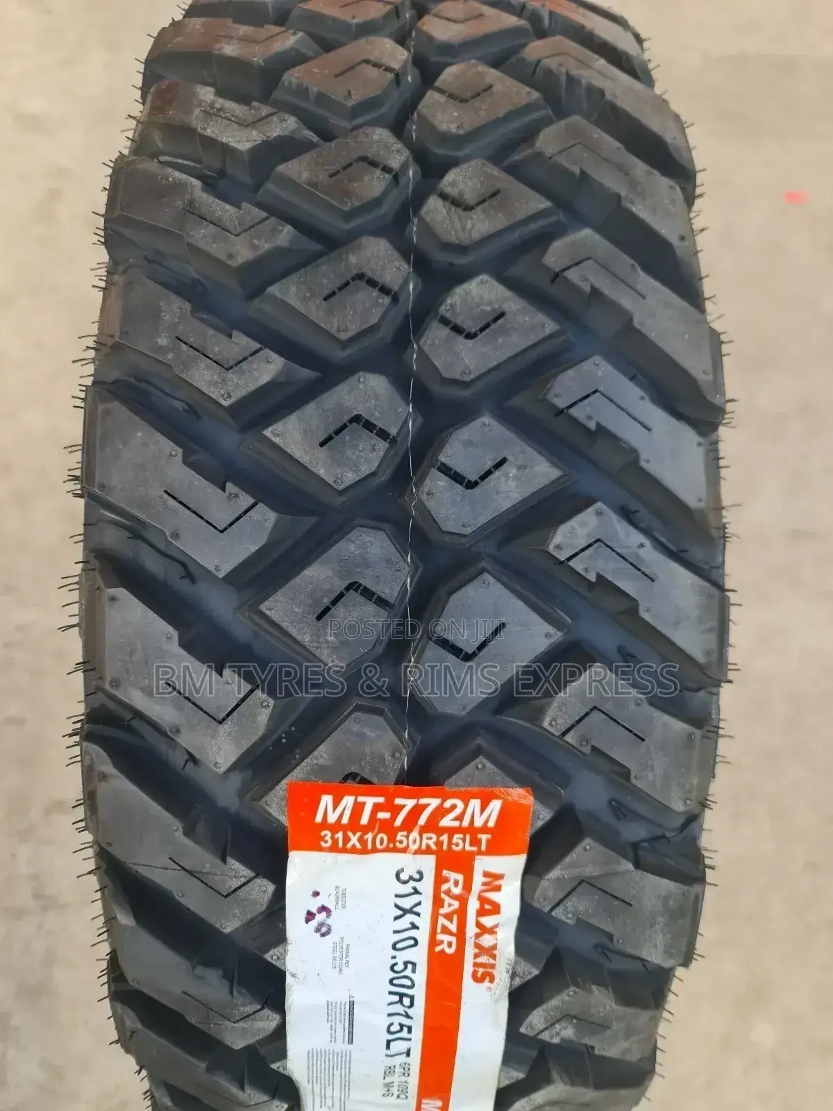 31x10.50r15 Maxxis Tyres (Razr) Mud Terrain.