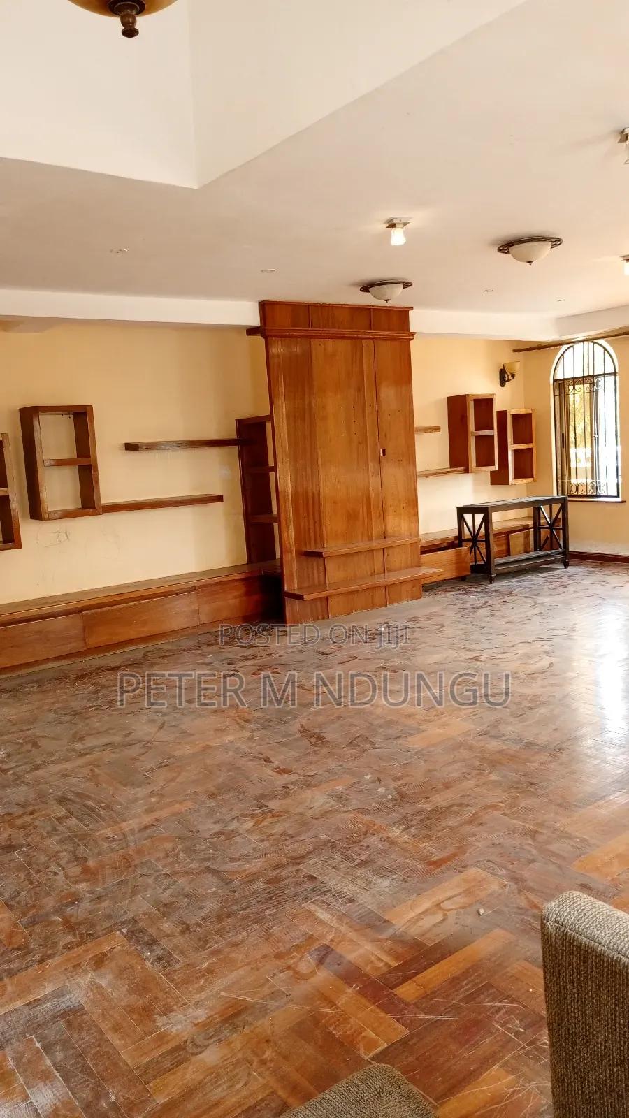 7bdrm Maisonette in Ridgeridgeways for rent