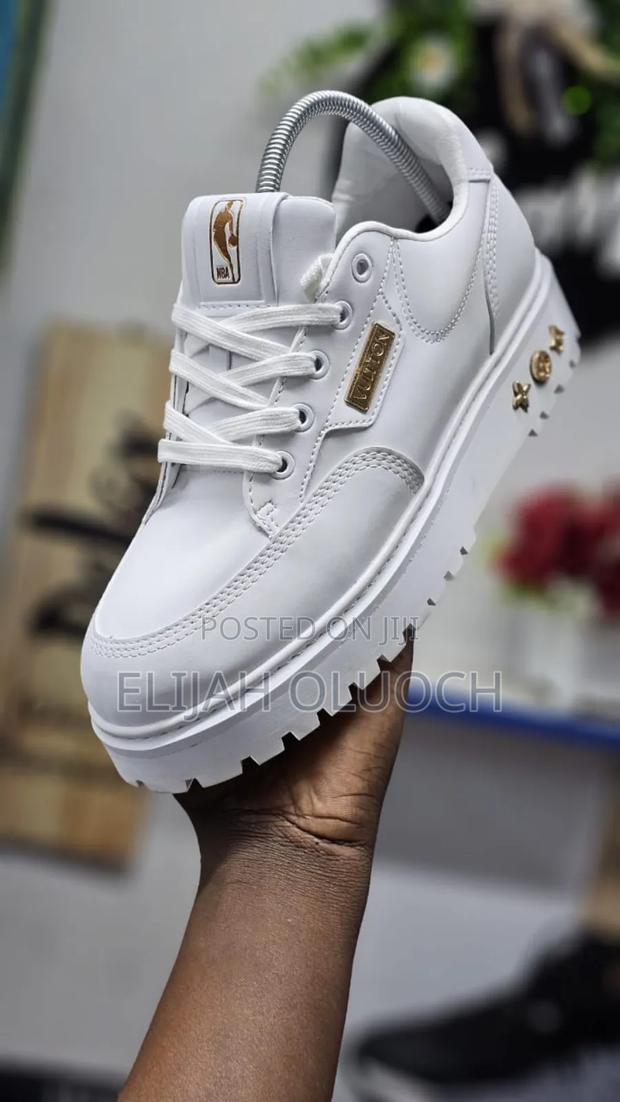 Lakers Louis Vuitton Sneakers - thumbnail 3