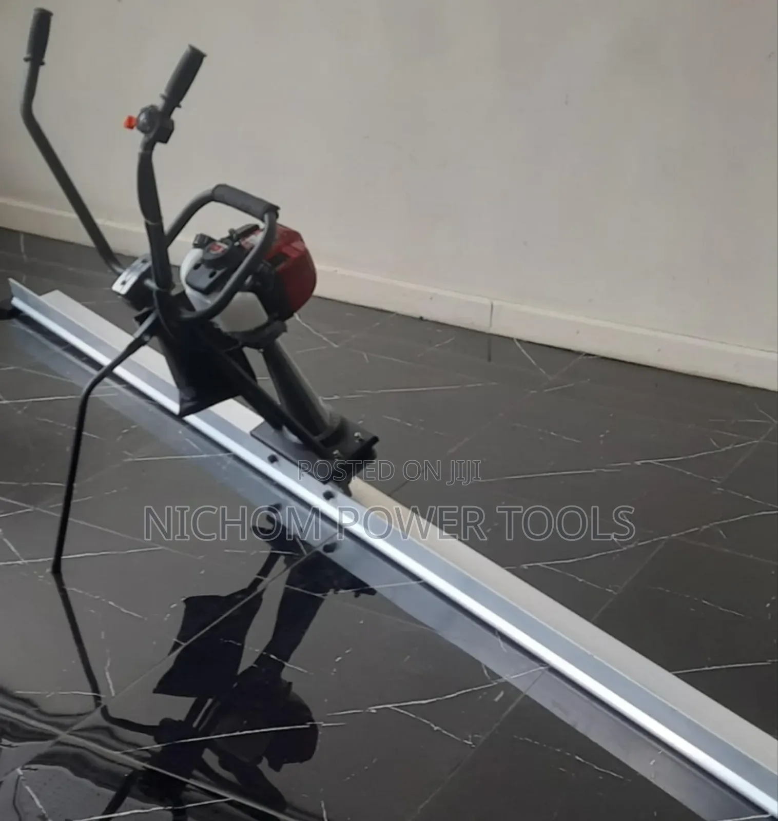 Aico Screeding Machine With Honda 4 Stroke Engine Gx35