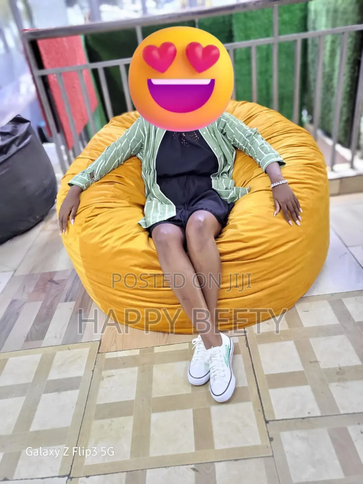 Cozy And Comfy Beanbag For Your Living Room /Cozy Corner