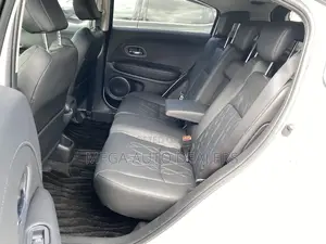 Honda Vezel 2018 White
