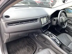 Honda Vezel 2018 White