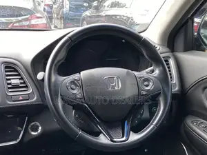 Honda Vezel 2018 White