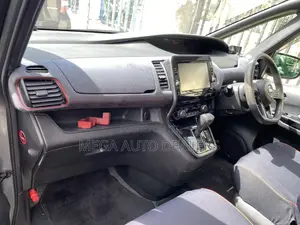 Nissan Serena 2018 Gray