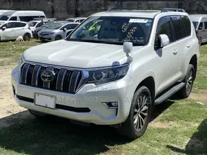 Toyota Land Cruiser Prado 2018 Off white