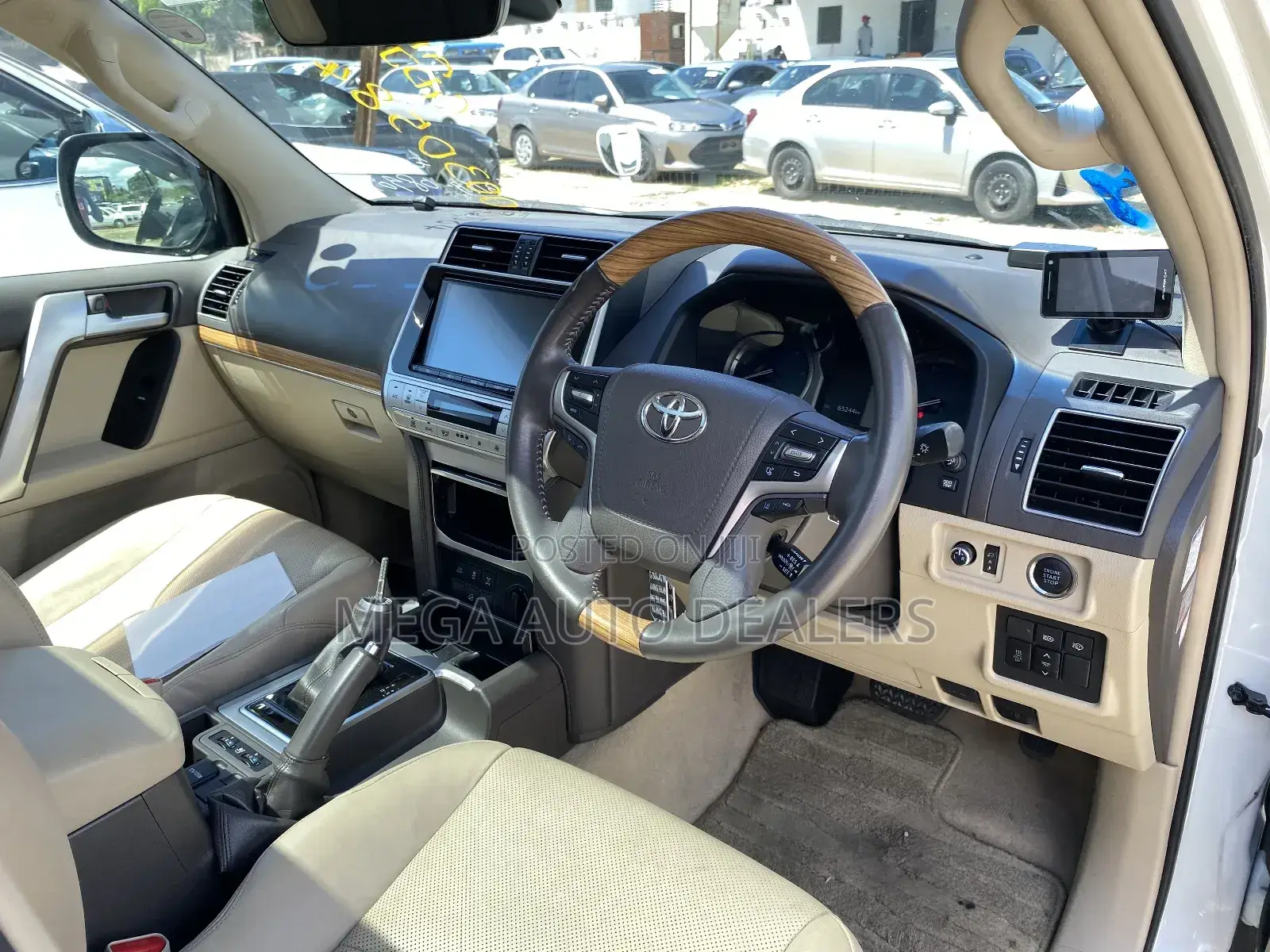 Toyota Land Cruiser Prado 2018 Off white